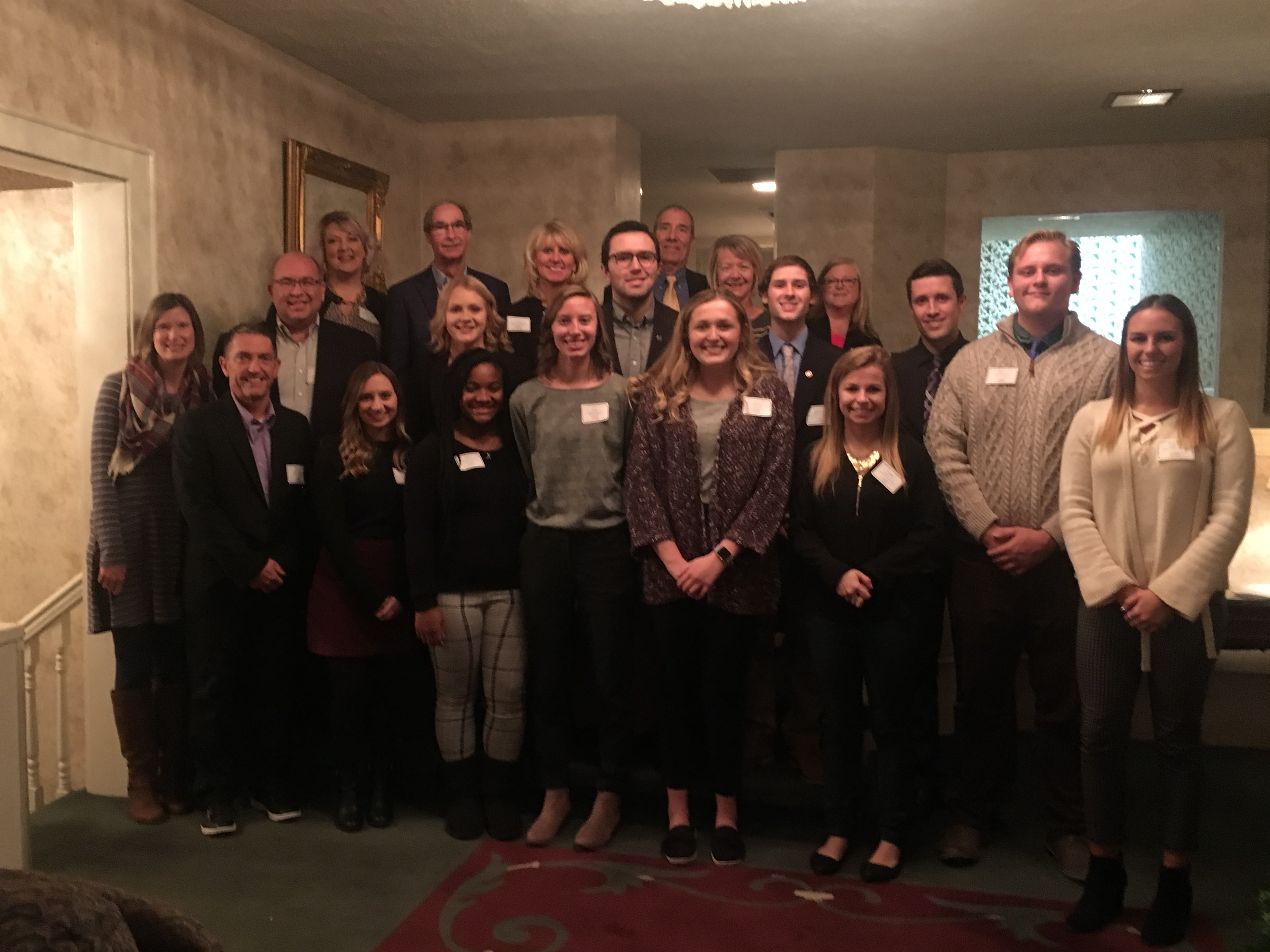 Office of Alumni Engagement Hosts Dinner with 12 Strangers Event